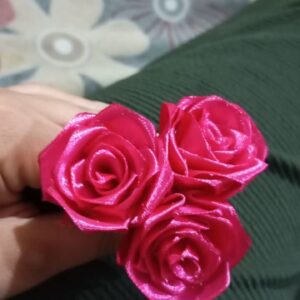 دسته گل رز روبانی (بوکت مصنوعی)